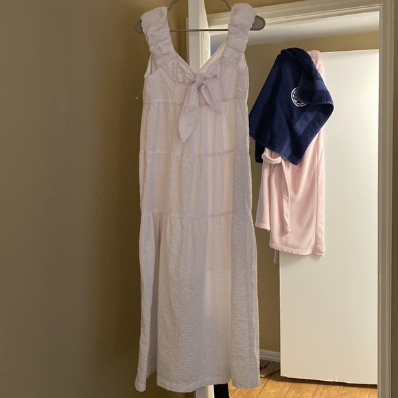 White sundress with tie back - Picture 2 of 2